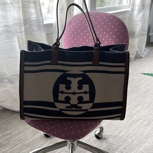 💯 authentic Tory Burch tote canvas with leather straps